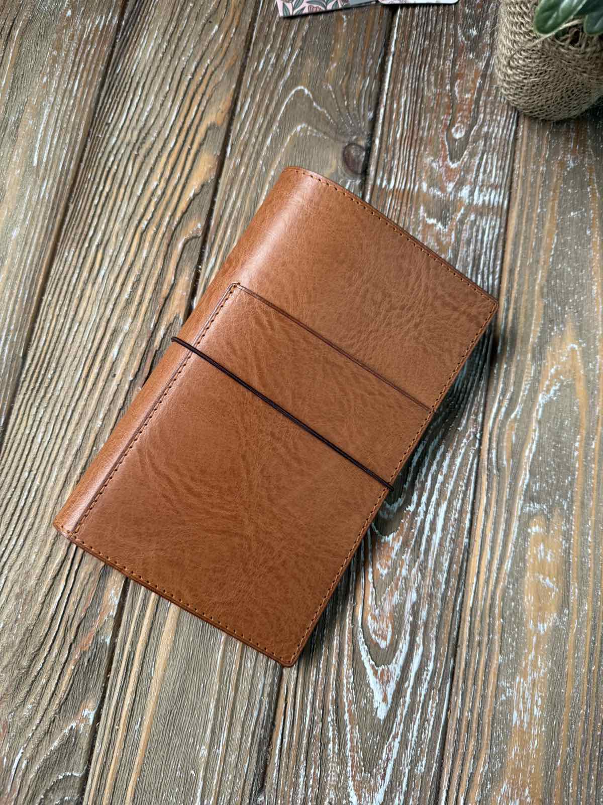 Ready to Ship B6 Slim Leather Cover — Marrone