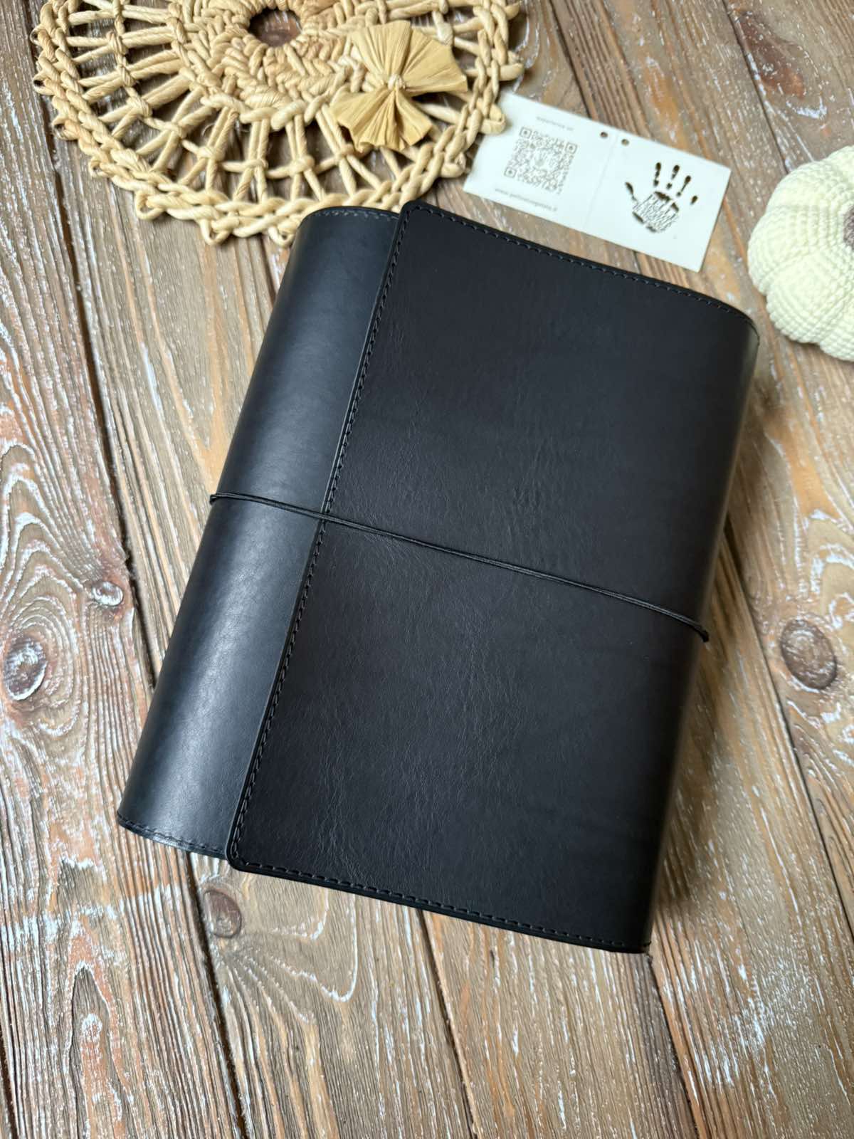Classic Trifold Leather Journal Cover – Handmade Veg Tan Leather Notebook Cover, Traveler’s Notebook Style, Elastic Closure